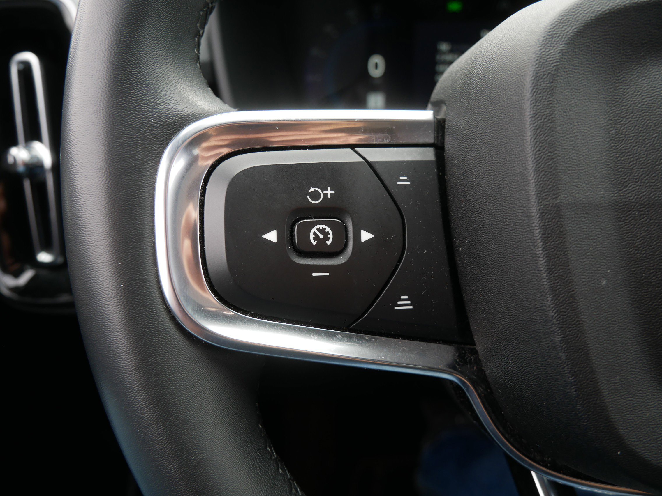 Certified 2023 Volvo C40 P8 Recharge Ultimate image 27