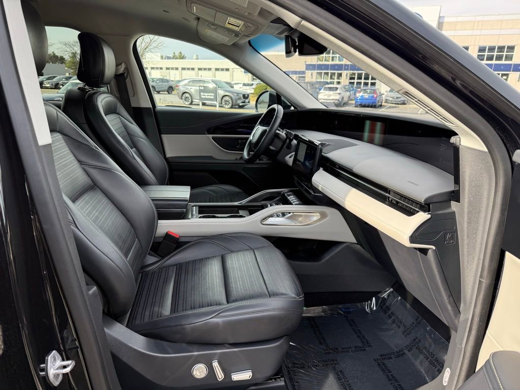 Used 2024 Lincoln Nautilus Reserve image 39