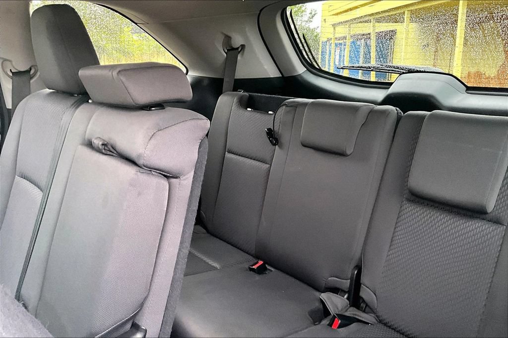 Used 2014 Toyota Highlander LE FWD image 35