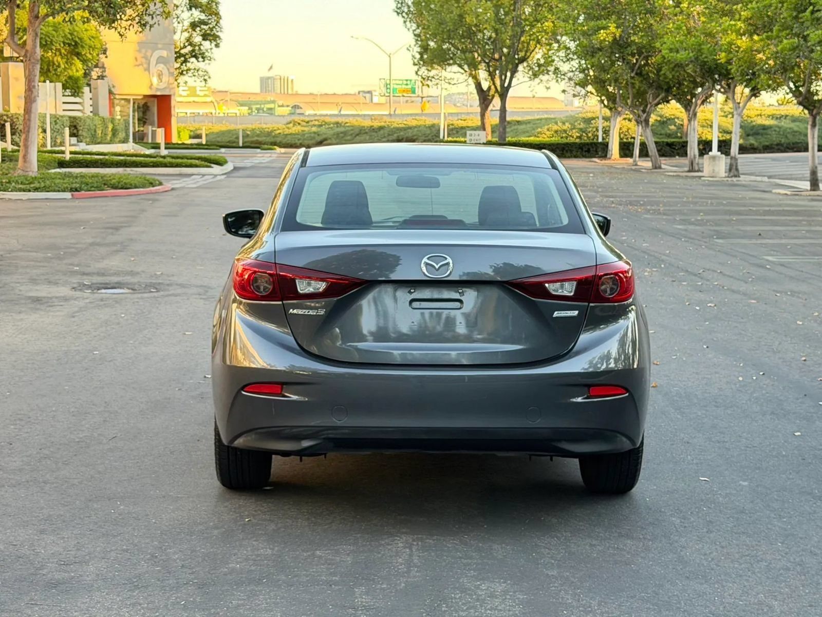 Used 2015 MAZDA MAZDA3 i Sport FWD image 4