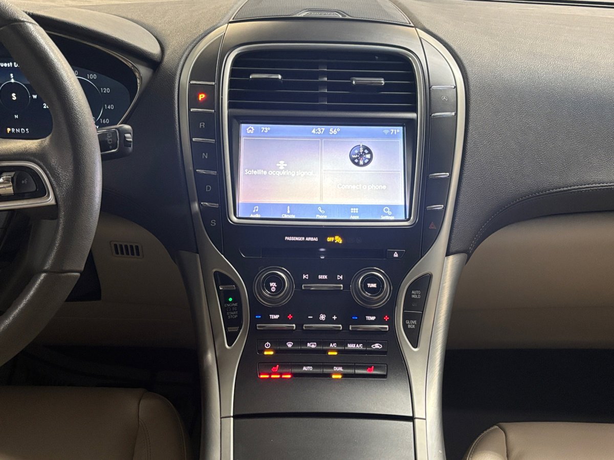 Used 2019 Lincoln Nautilus FWD image 3
