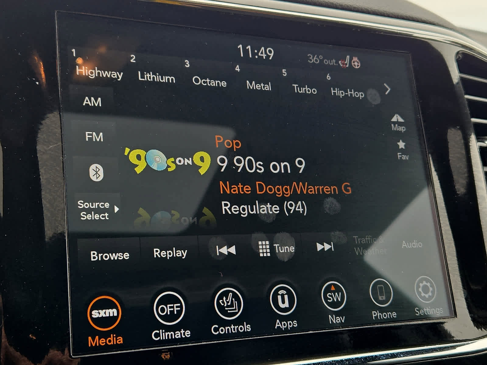 Used 2021 Jeep Grand Cherokee Laredo X image 19