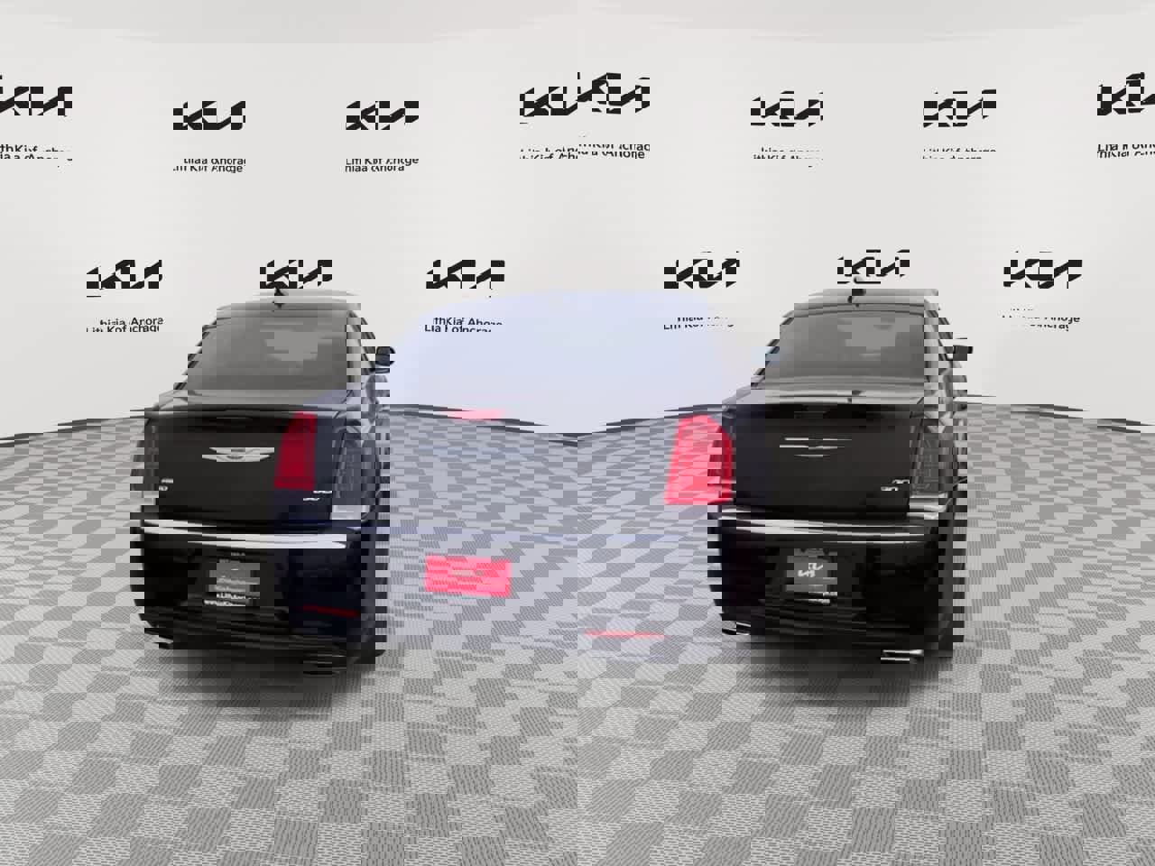 Used 2016 Chrysler 300 Limited w/ Driver Convenience Group image 8