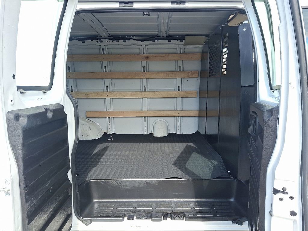 Used 2024 GMC Savana 2500 w/ Driver Convenience Package image 10