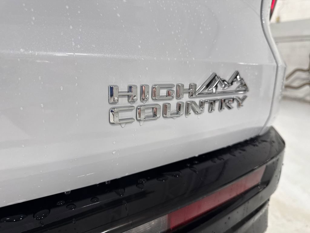 New 2026 Chevrolet Traverse High Country w/ LPO, Floor Liner Package AWD/4WD image 61