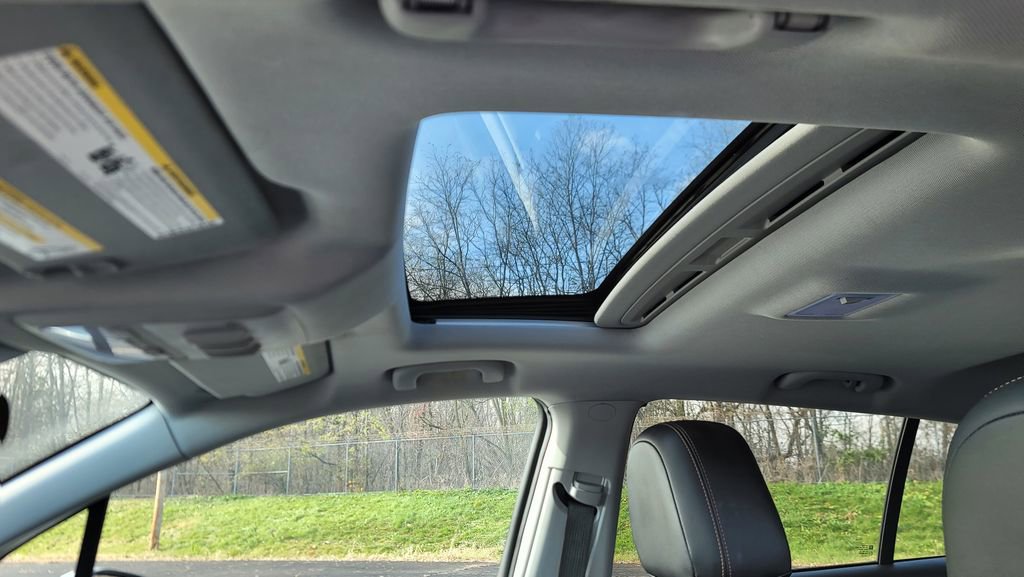 Used 2018 Chevrolet Trax Premier w/ LPO, Cargo Package image 25