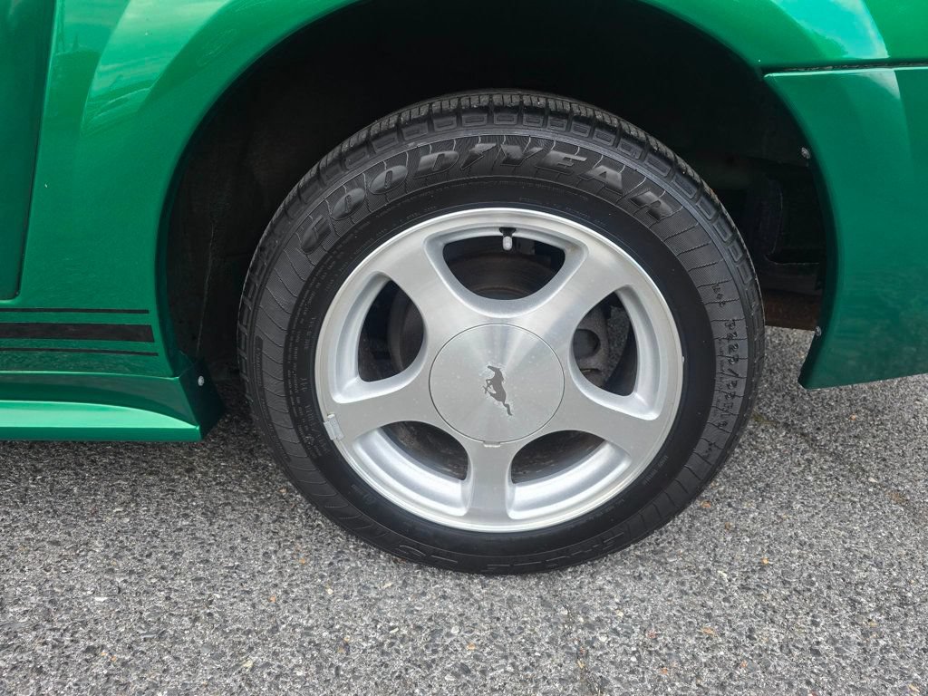 Used 2001 Ford Mustang Premium RWD image 16