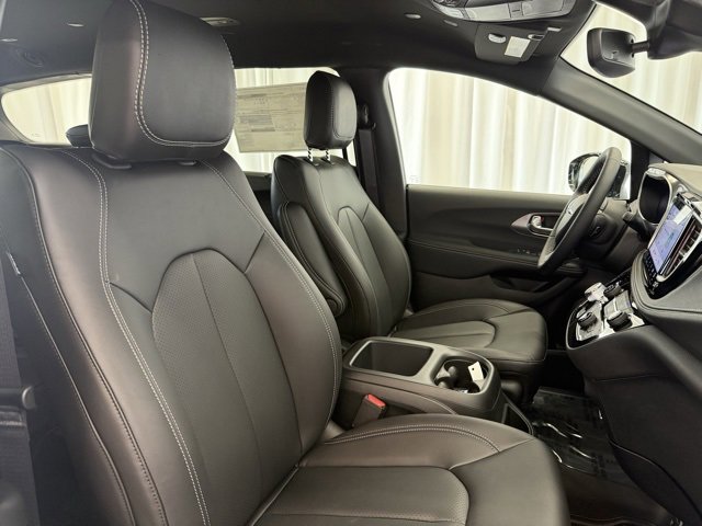 New 2026 Chrysler Pacifica Select image 28