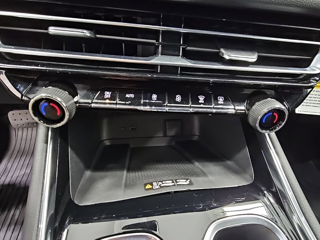 Used 2024 Chevrolet Traverse RS w/ LPO, Floor Liner Package image 21