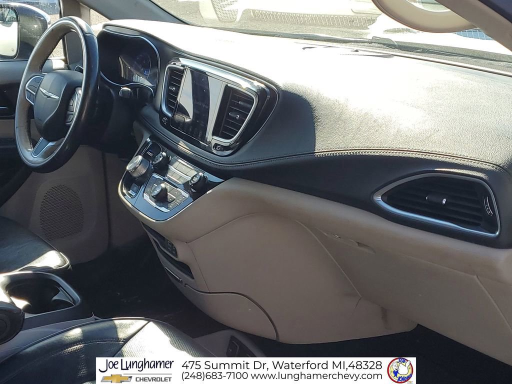Used 2020 Chrysler Pacifica Limited image 29