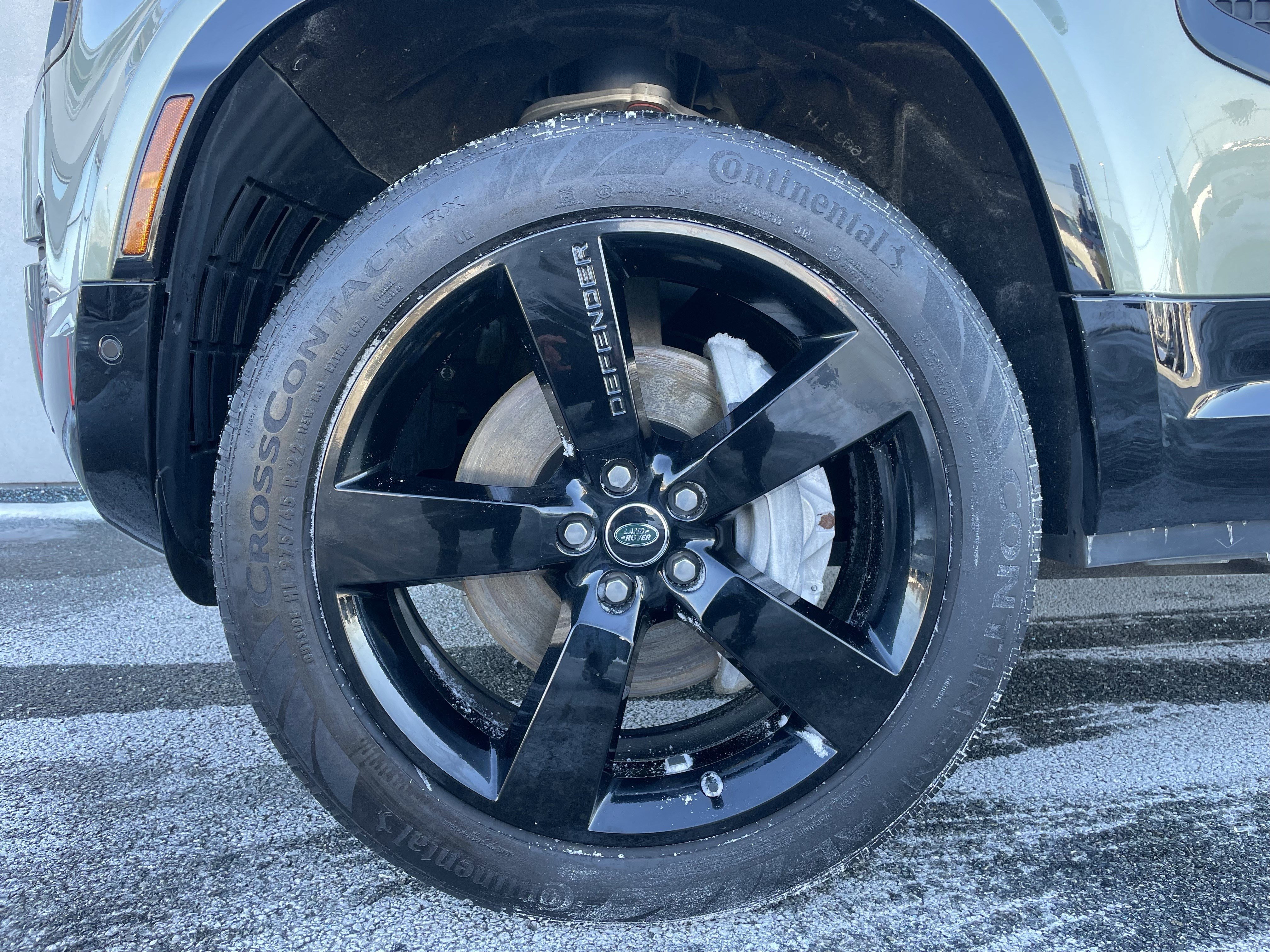 Certified 2025 Land Rover Defender 110 X-Dynamic SE image 9