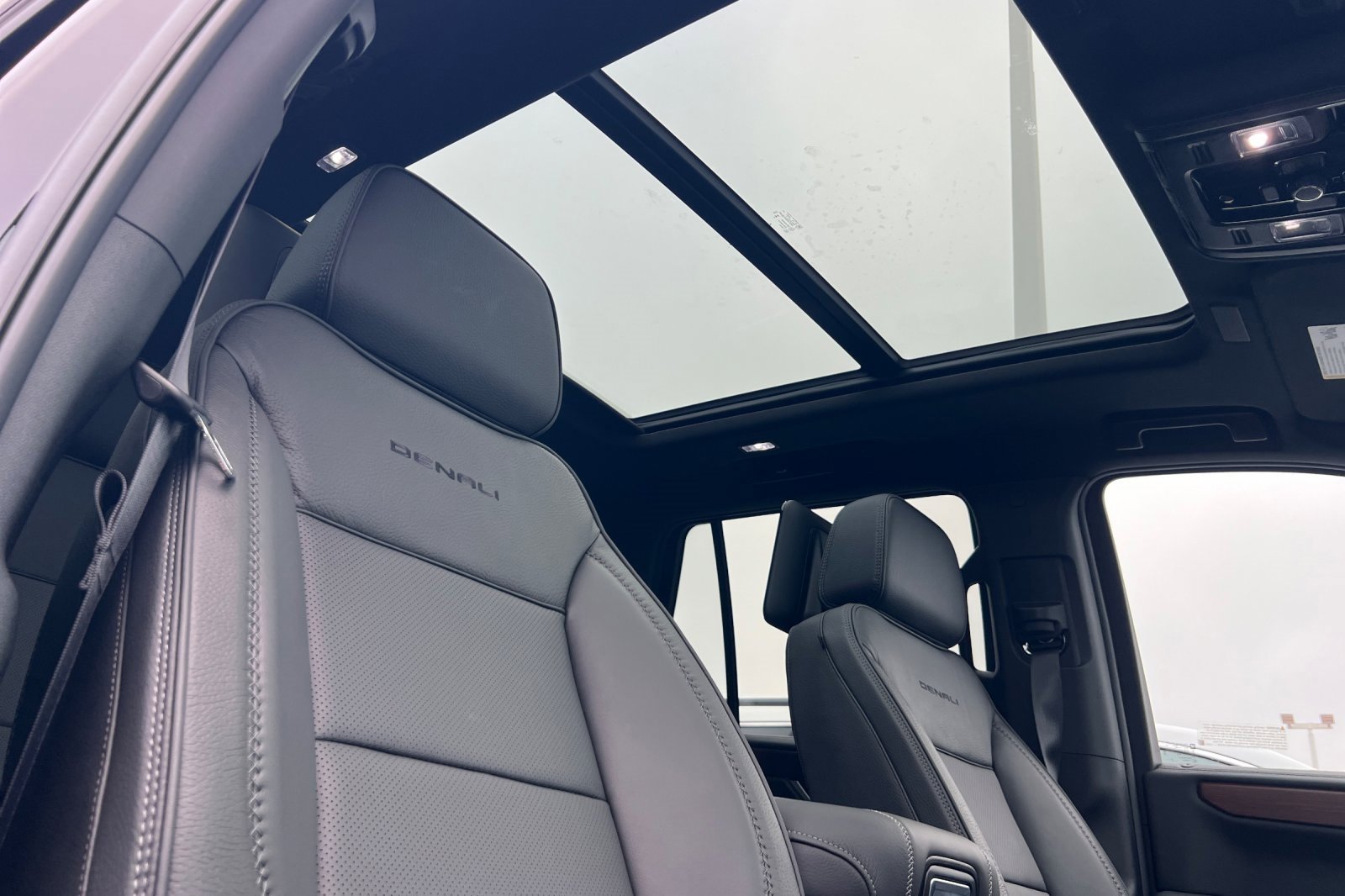 New 2026 GMC Yukon Denali w/ Advanced Technology Package image 18