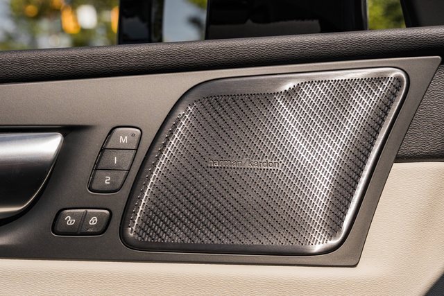 New 2026 Volvo XC60 B5 Ultra w/ Protection Package Premier image 39
