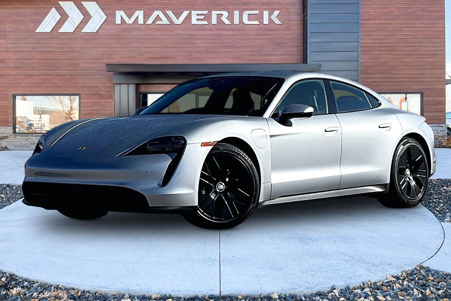 Used 2022 Porsche Taycan Base image 3