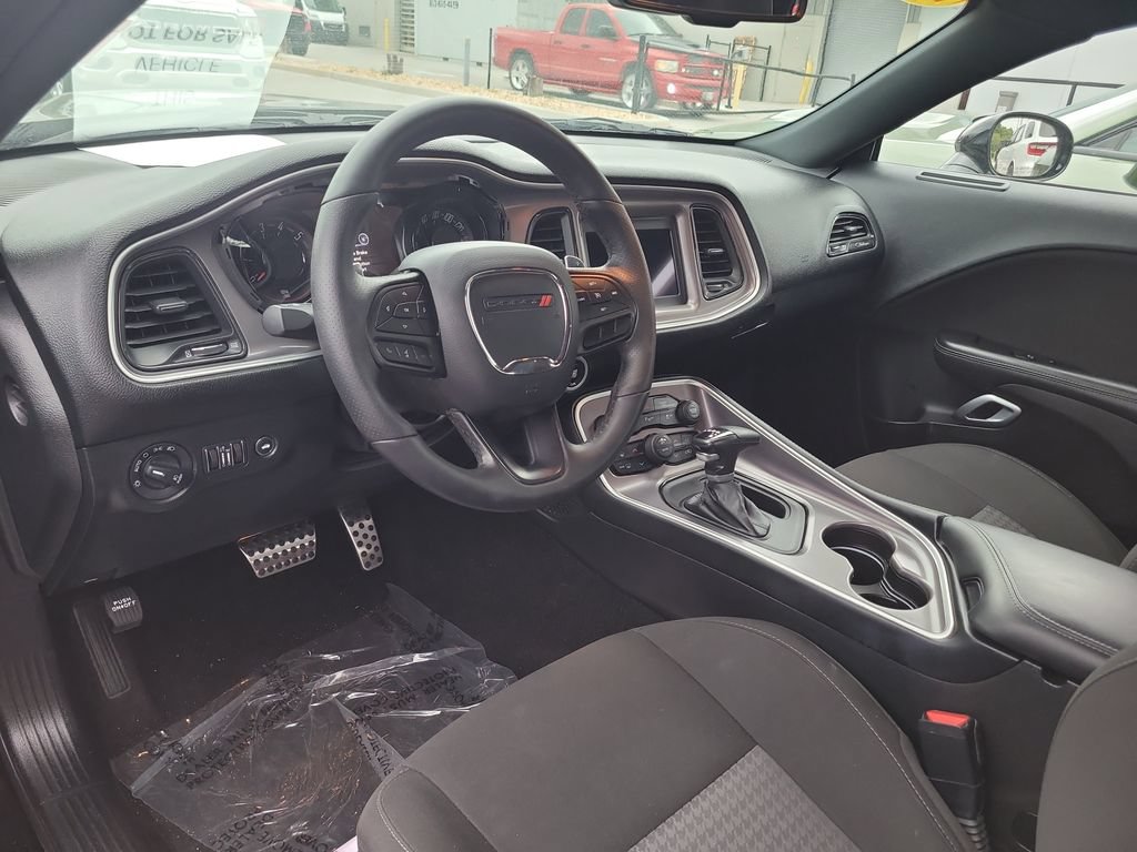 Certified 2022 Dodge Challenger R/T w/ Blacktop Package RWD image 17