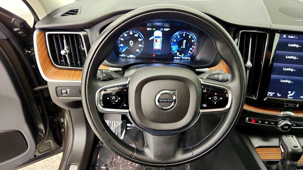 Used 2019 Volvo XC60 T5 Inscription w/ Protection Package AWD/4WD image 14