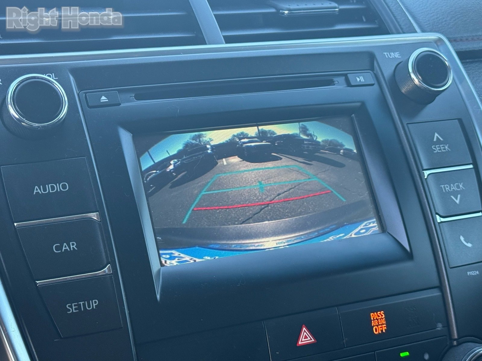 Used 2016 Toyota Camry SE image 21