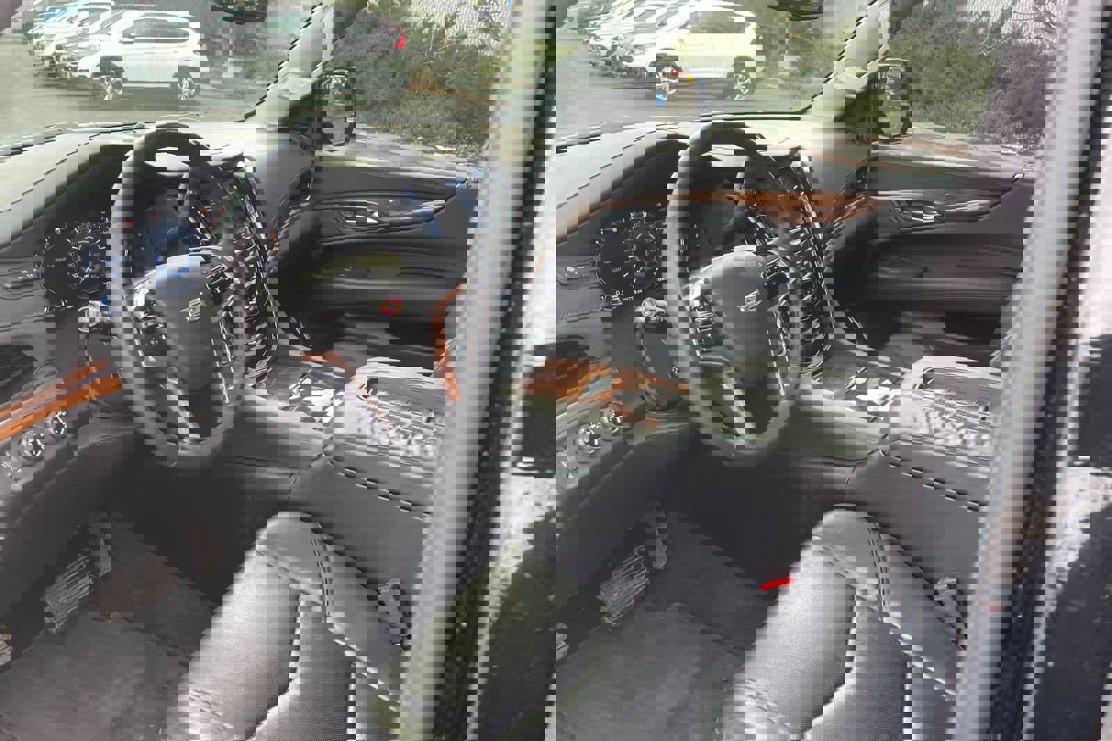 Used 2017 Cadillac Escalade Luxury image 13