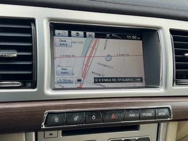 Used 2013 Jaguar XF image 22