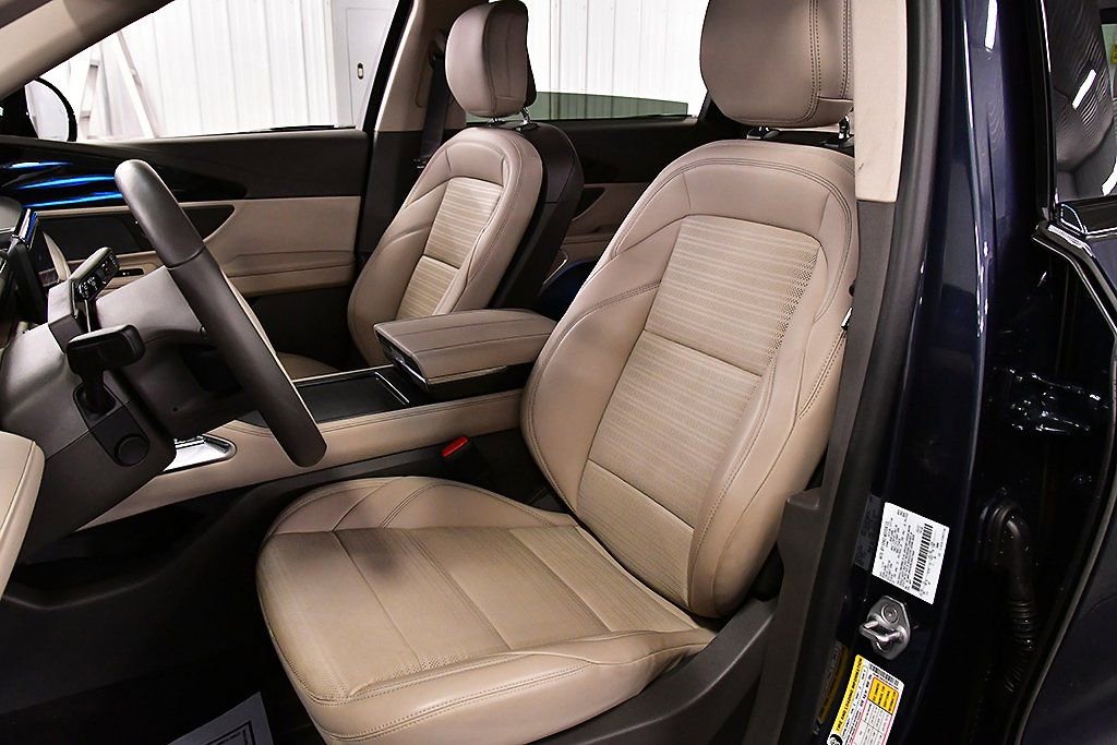 Used 2024 Lincoln Nautilus Reserve image 26