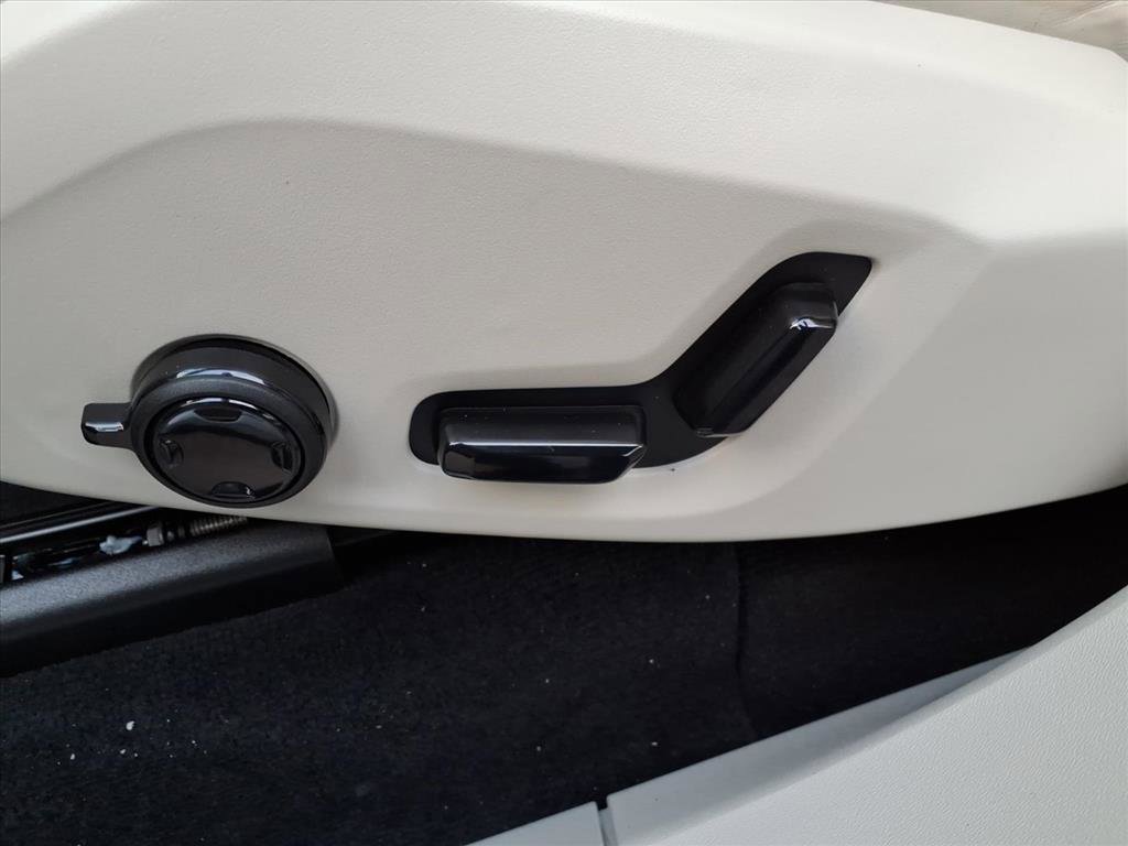 New 2026 Volvo XC90 B6 Ultra w/ Protection Package Premier image 16