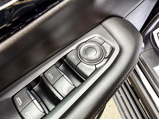 Used 2025 Chevrolet Suburban High Country AWD/4WD image 64