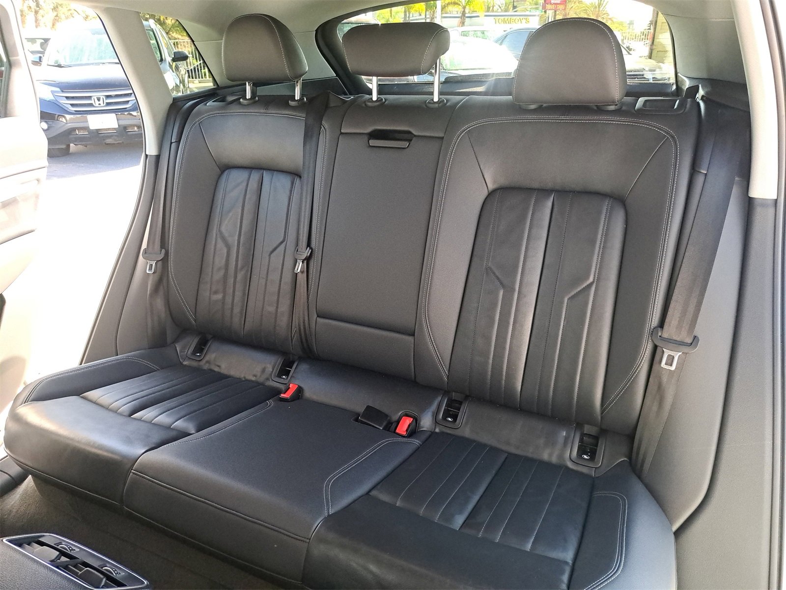 Used 2023 Audi e-tron Premium image 14