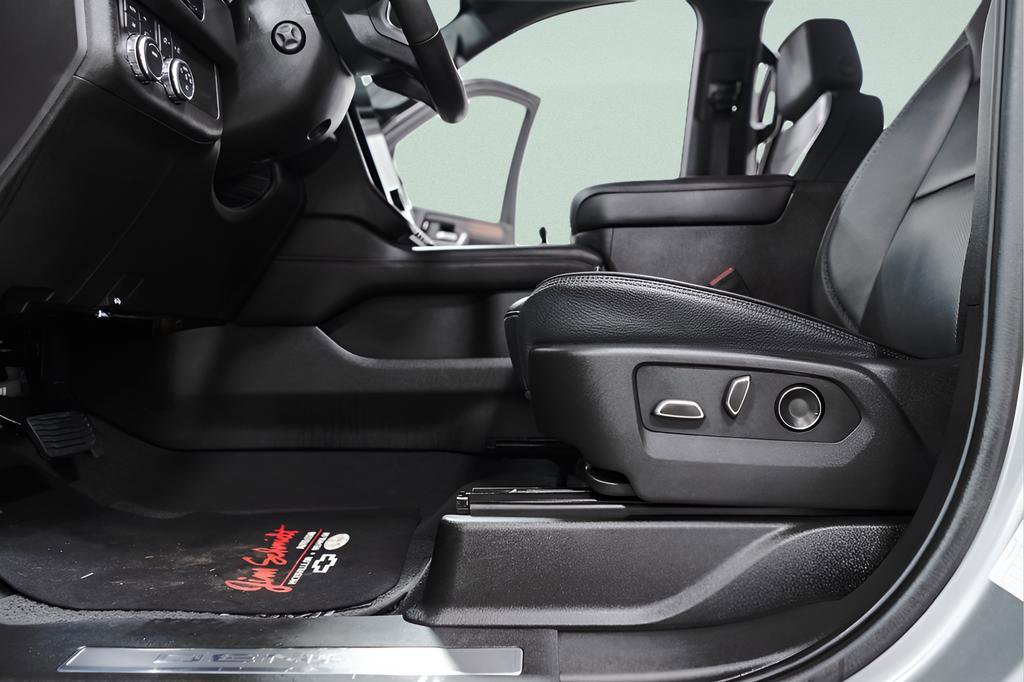 Used 2025 GMC Yukon Denali image 26