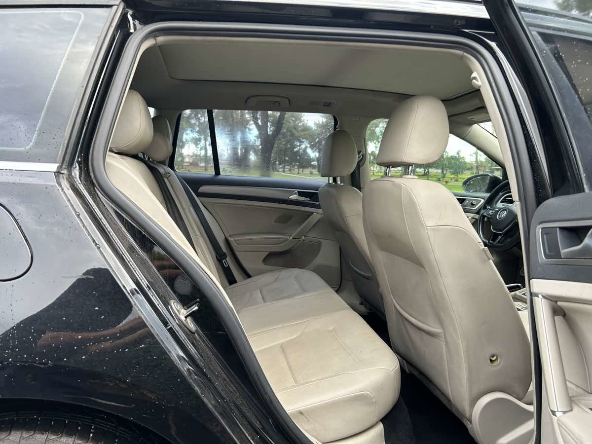 Used 2015 Volkswagen Golf SEL image 24