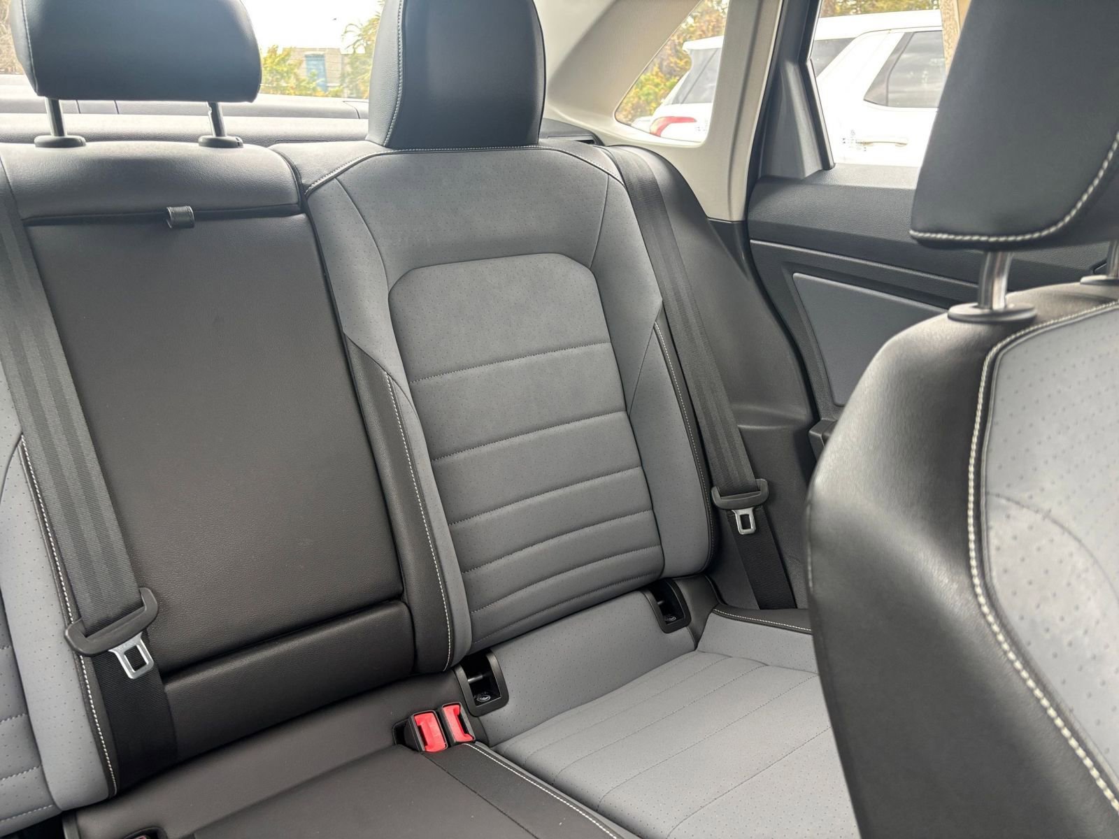 Used 2025 Volkswagen Jetta SE image 38