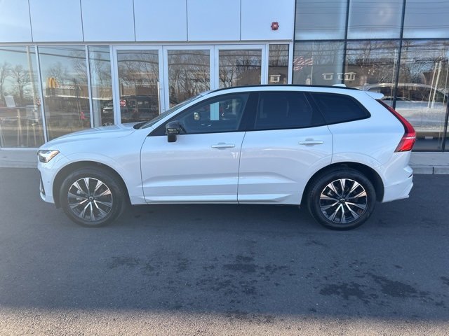 Certified 2025 Volvo XC60 B5 Plus image 2