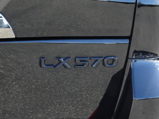 Used 2021 Lexus LX 570 4WD w/ Inspiration Series #2 image 11
