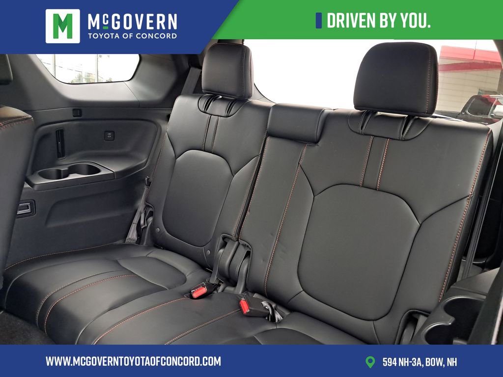 Used 2025 Honda Pilot TrailSport image 21