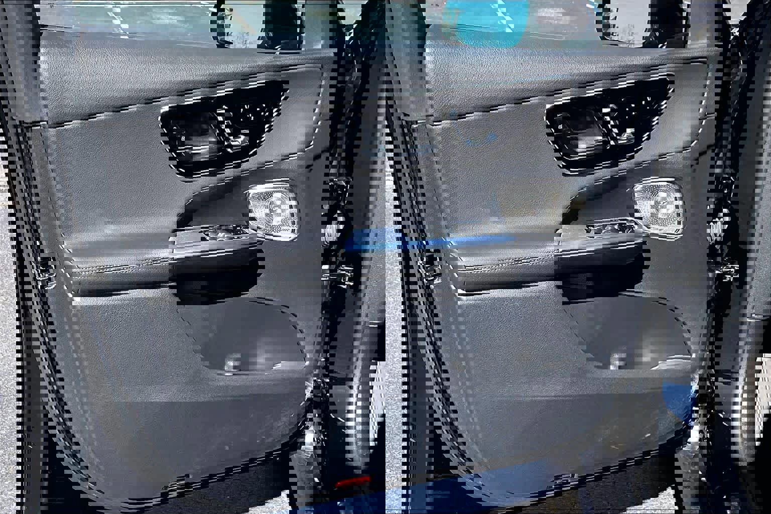 Used 2025 Mercedes-Benz GLC 300 4MATIC image 22