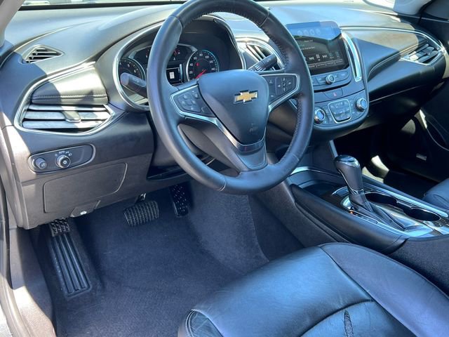 Used 2017 Chevrolet Malibu Premier FWD image 14