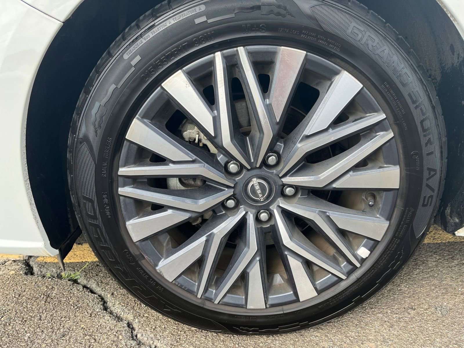 Used 2025 Nissan Altima 2.5 SV image 31