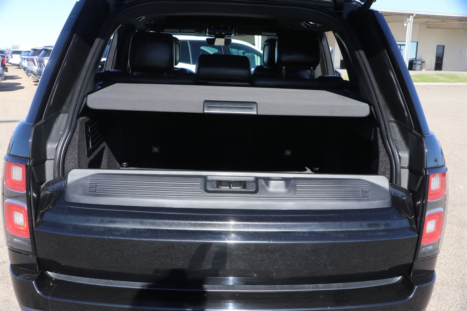 Used 2020 Land Rover Range Rover HSE image 31