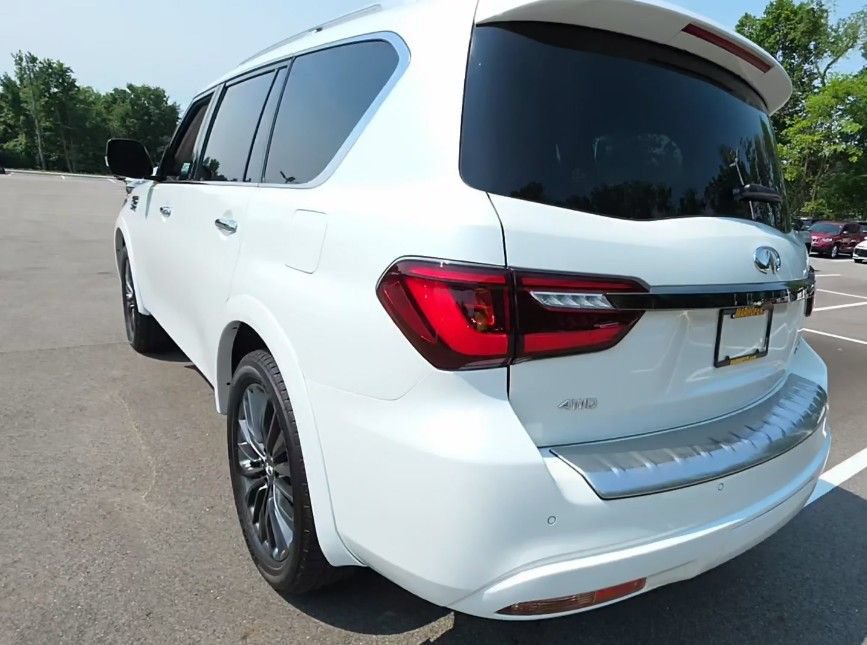 Certified 2023 INFINITI QX80 Premium Select w/ Cargo Package AWD/4WD image 4