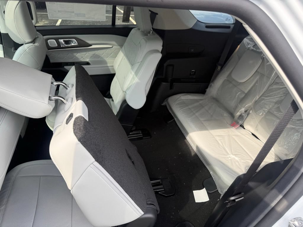 New 2026 Ford Explorer Platinum w/ LUX Leather Package AWD/4WD image 35