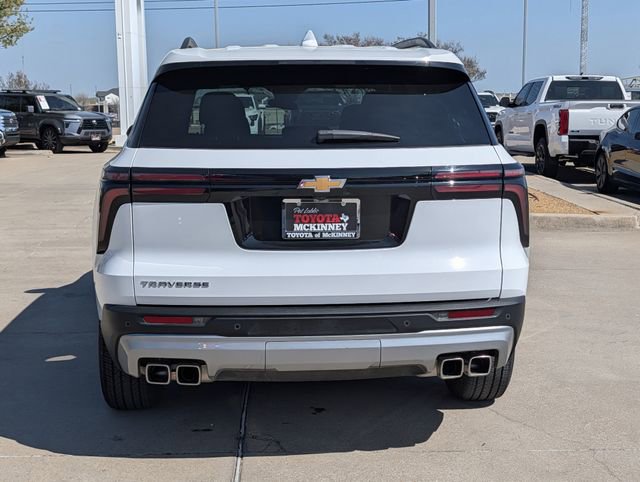Used 2025 Chevrolet Traverse LT w/ Driver Confidence Package FWD image 7