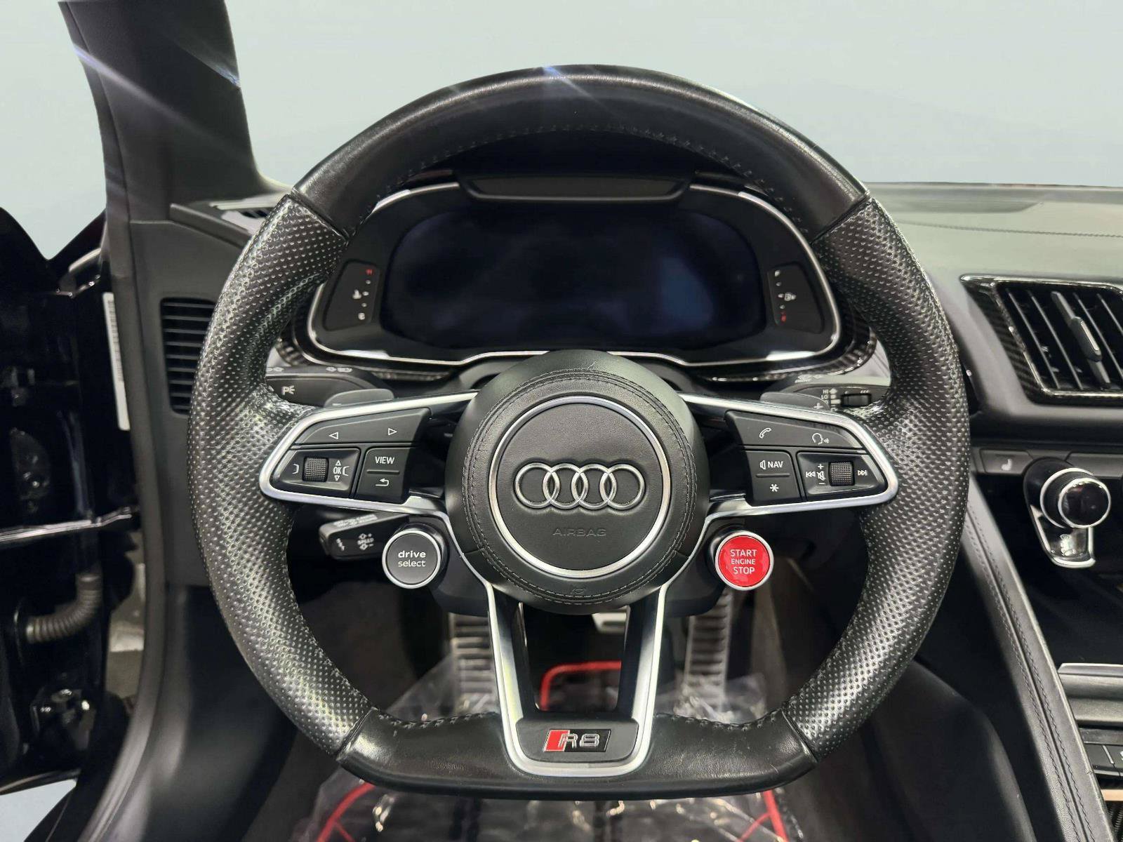 Used 2017 Audi R8 V10 w/ Carbon Exterior Package AWD/4WD image 40