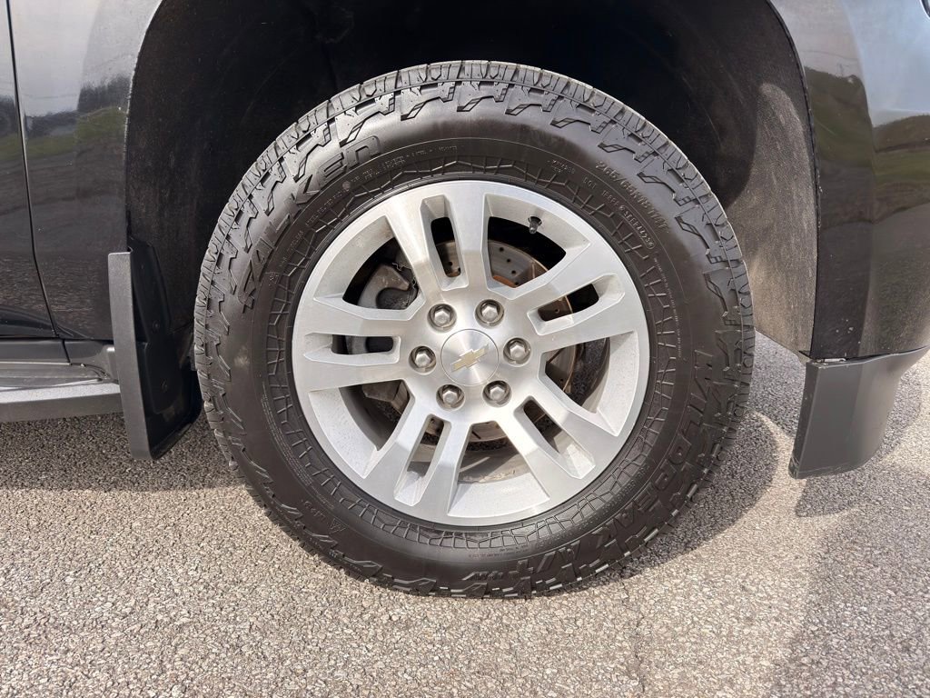Used 2018 Chevrolet Suburban LT image 18
