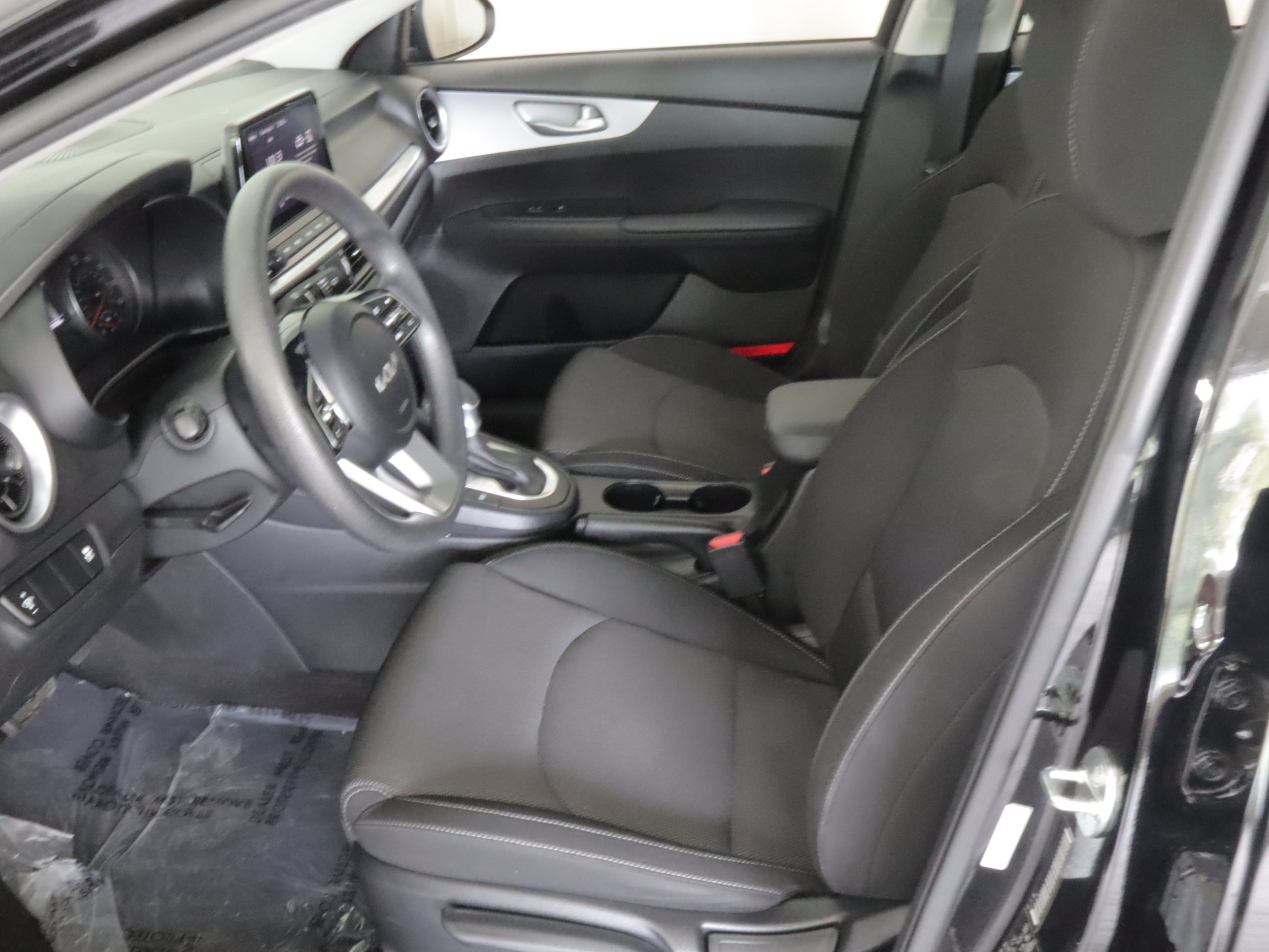 Used 2023 Kia Forte LXS FWD image 6