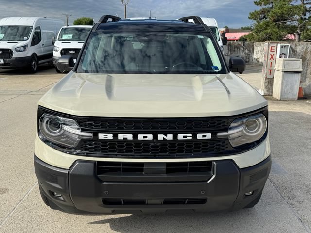 Used 2025 Ford Bronco Sport Outer Banks w/ Outer Banks Tech Package+ AWD/4WD image 2