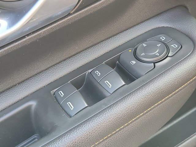 Used 2021 GMC Terrain SLT w/ Infotainment Package II image 29