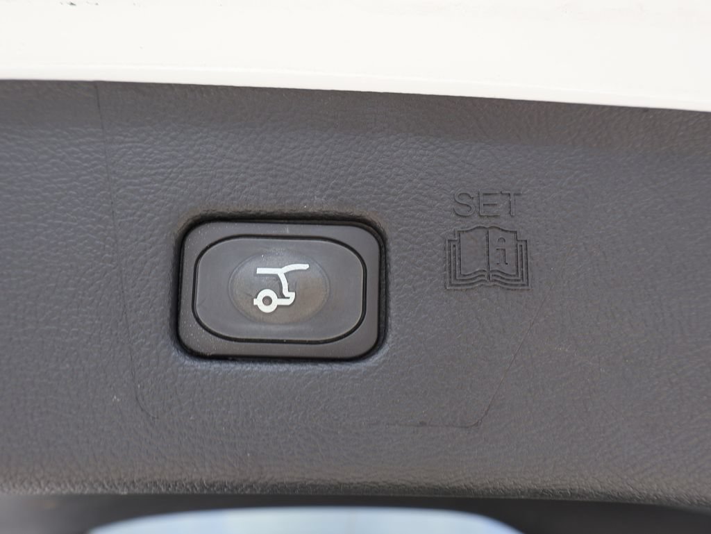 Certified 2024 Ford Edge SEL w/ Convenience Package AWD/4WD image 18