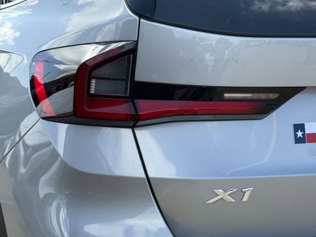 Used 2023 BMW X1 xDrive28i AWD/4WD image 6