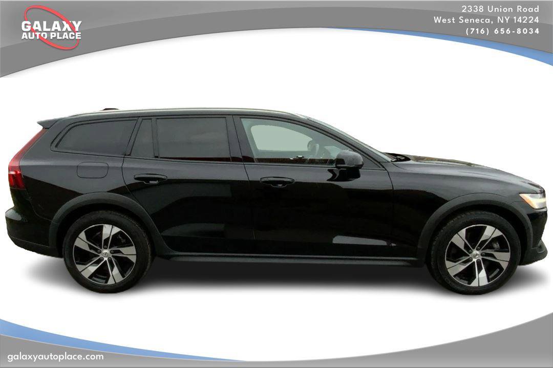 Used 2020 Volvo V60 T5 Cross Country w/ Protection Package Premier image 4