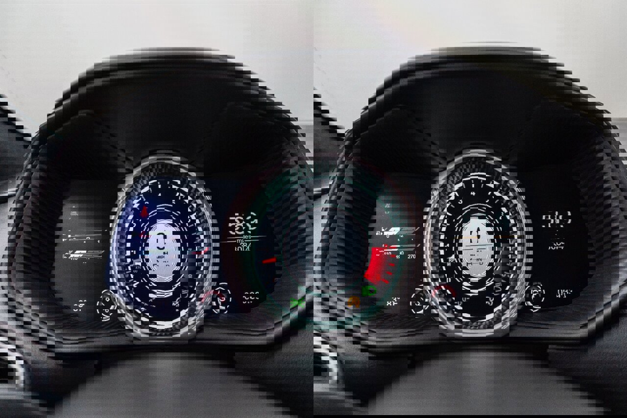 Used 2018 Aston Martin DB11 V12 image 98