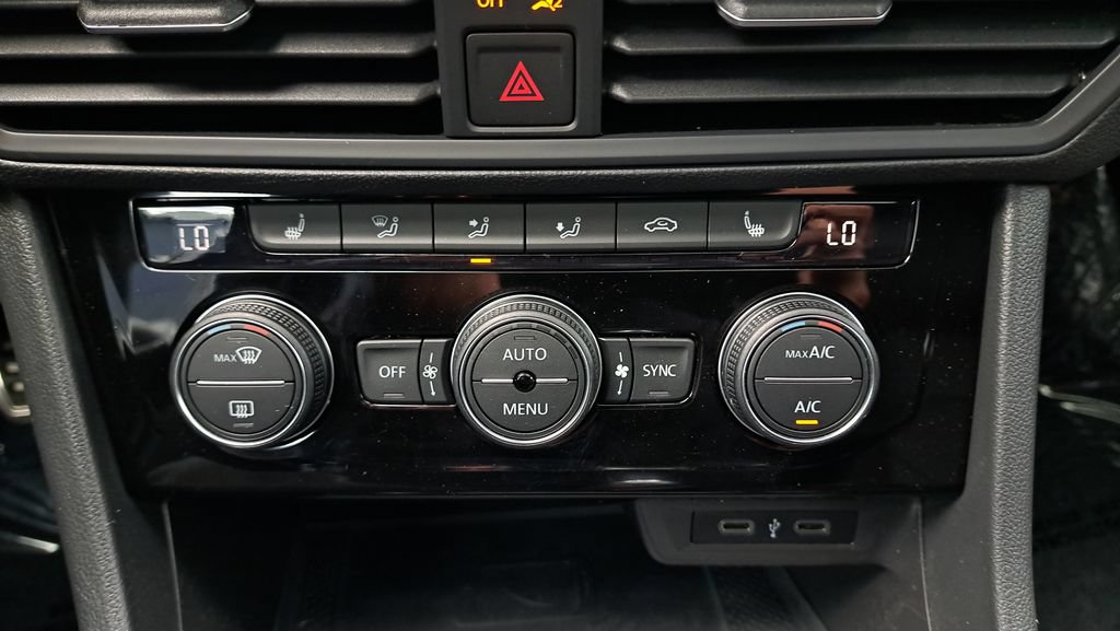 Used 2023 Volkswagen Jetta GLI Autobahn FWD image 21